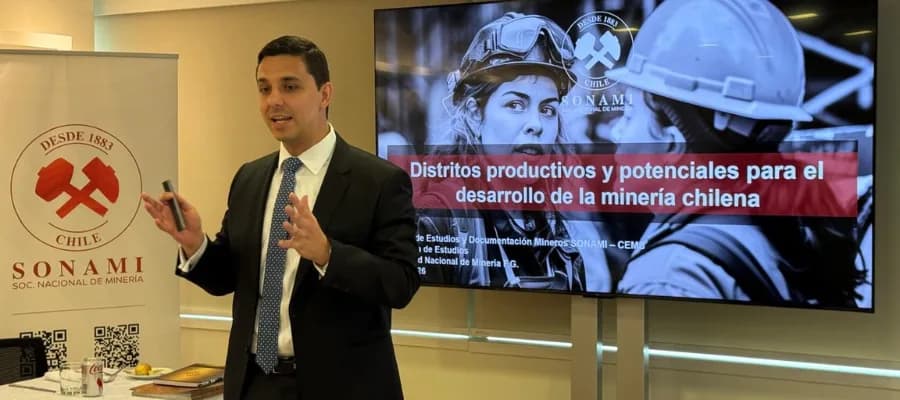 Chile reconfigura minería en 19 distritos