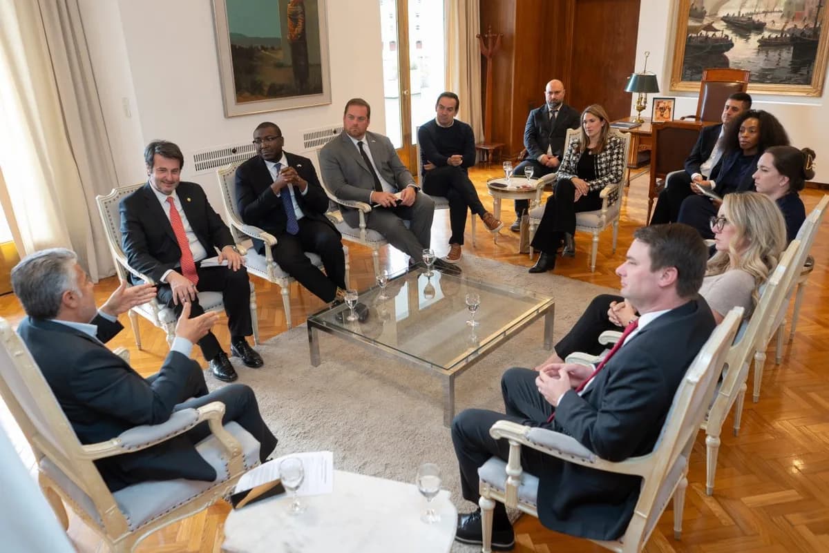 Cornejo presenta potencial minero y energético a delegación de EE.UU.