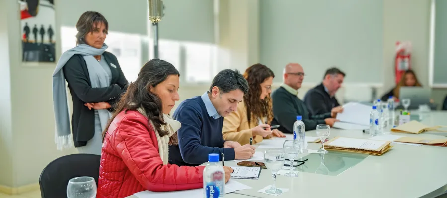 Cinco empresas compiten por licitación del IPEEM en San Juan