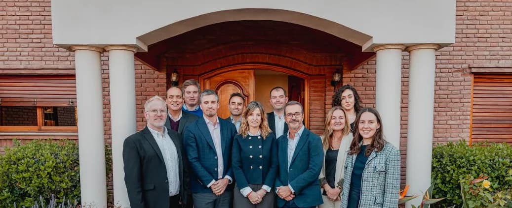 CMSJ y Santander firman convenio para proveedores mineros