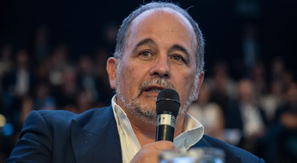 Mansfield pide proveedores competitivos y más infraestructura