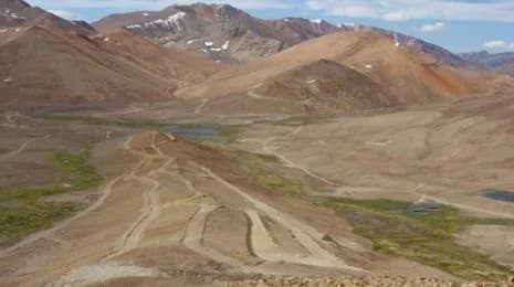 Cinco empresas pujan por nueve áreas mineras