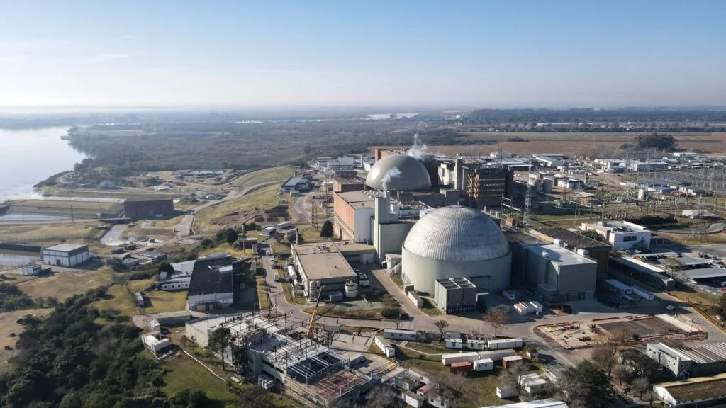 Nucleoeléctrica suspende Atucha III y cede terrenos a Meitner