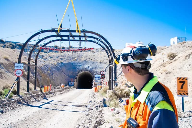 Newmont acelera inversión en Cerro Negro